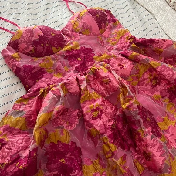 Showpo Brailey Floral Bustier Dress New With Tags - Picture 5 of 9